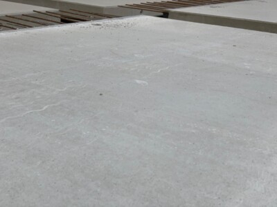 Betonbalkone R11 sandgestrahlt