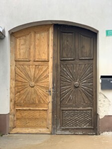 Holztor vorher nachher