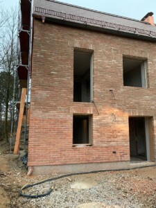 Ziegelhaus beim Sandstrahlen